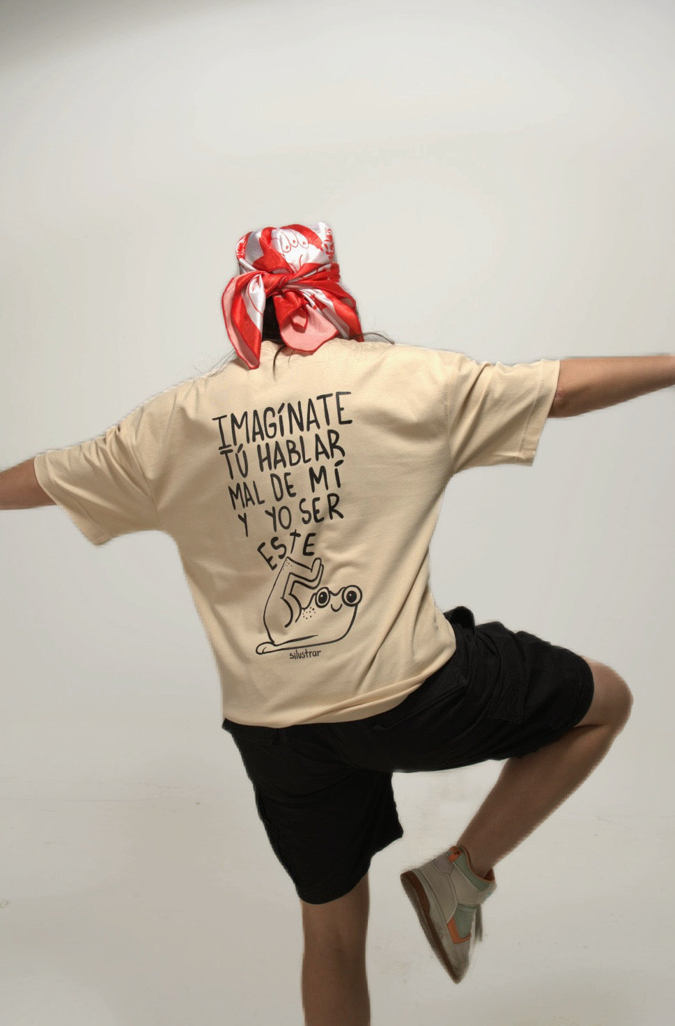 Camiseta Oversized Beige imagínate tú hablar mal de mi por detrás